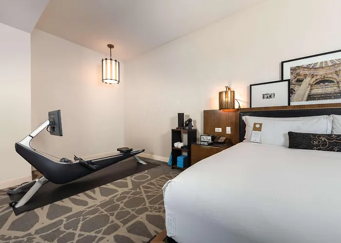 Hotel Londonhouse Chicago, Curio Collection By Hilton