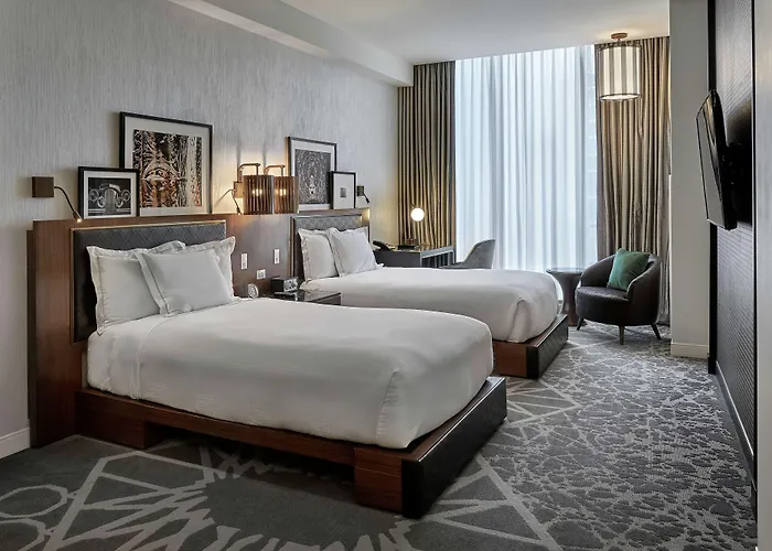 Londonhouse Chicago, Curio Collection By Hilton