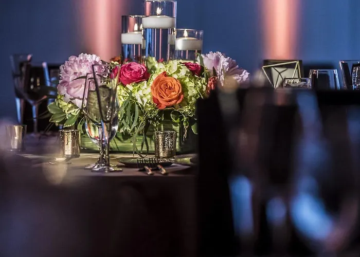 Hotel Londonhouse Chicago, Curio Collection By Hilton